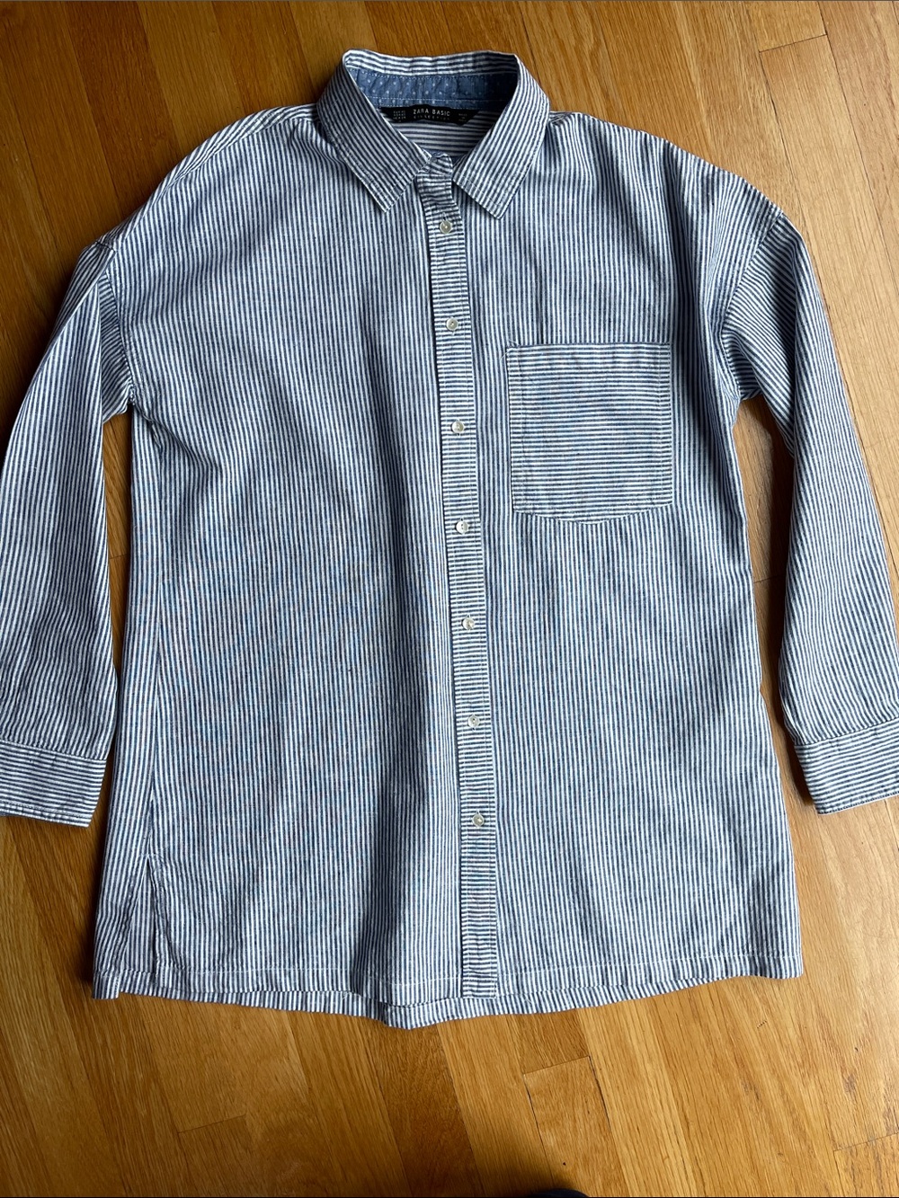 Zara Women's Blue and White Striped Button-Down Shirt